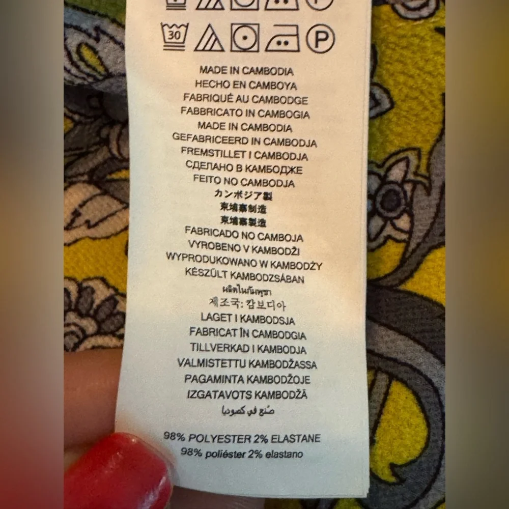 MICHAEL Michael Kors - Floral Yellow Sleeveless lightweight flowy Top - Picture 9 of 9